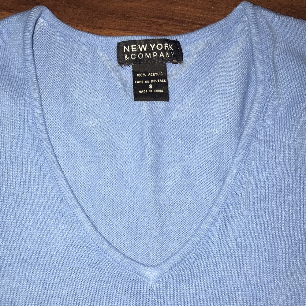 New York & Company sweater - Picture 4 of 4